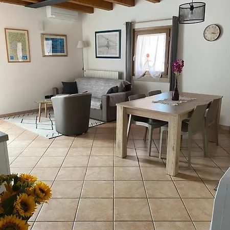 Ely Hause Apartament Calmasino